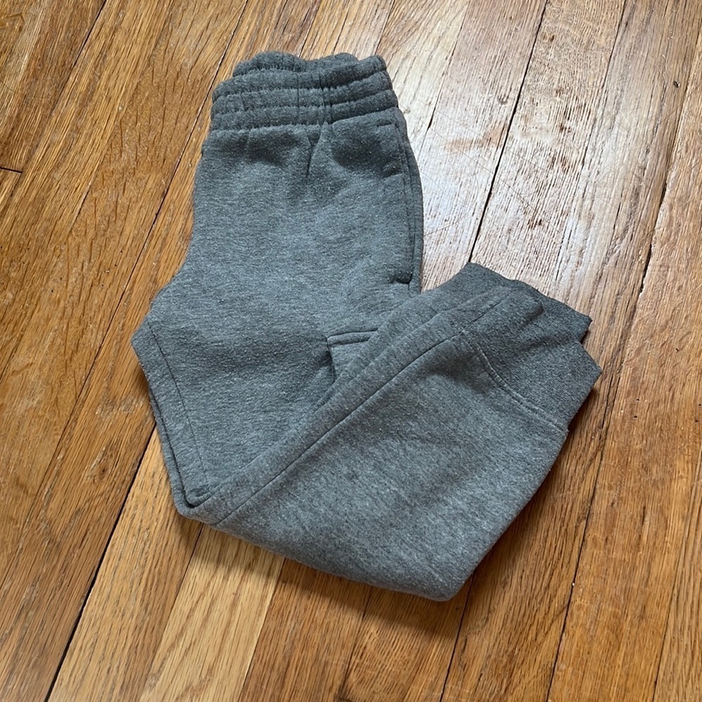 AIR Jordan Kid’s Gray Sweatpants Size S 4-5